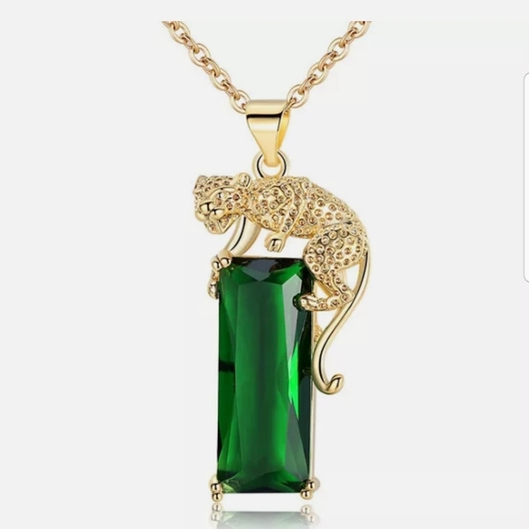Beautiful classic green emerald and tiger necklace - Picture 3 of 7